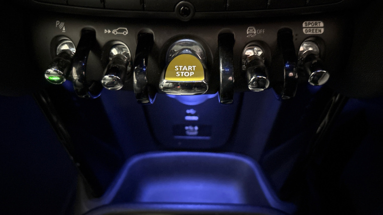 MINI Hatchback 135kW Cooper S Shadow Edition 33kWh 3dr Auto Electric Hatchback